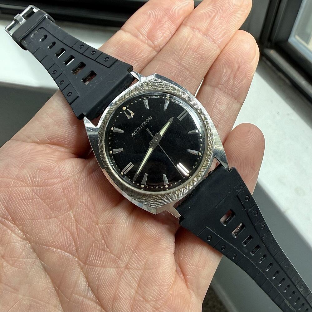 Vintage 1966 Bulova Accutron Floppy Football Asymmetrical Watch 31mm NEW BATTERY